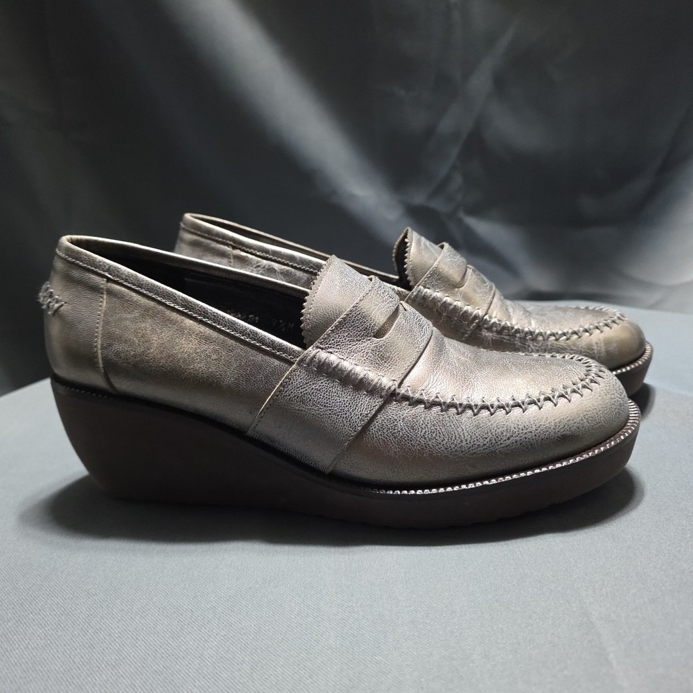 donald j pliner shoes Penny Loafers Platinum Chrome Leather Women's‎ Size 7.5